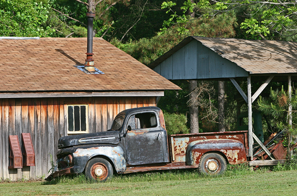 Lawn Sculpture<br />
Dickson County<br />
Tennessee