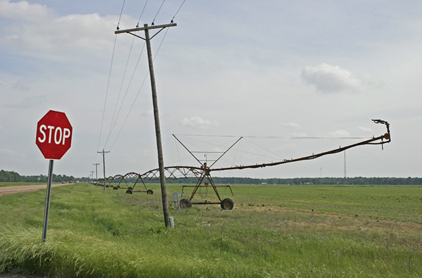 Spraying Mantis<br />
Holmes County<br />
Mississippi