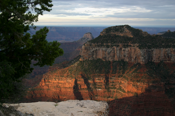 Dawn<br />
Grand Canyon