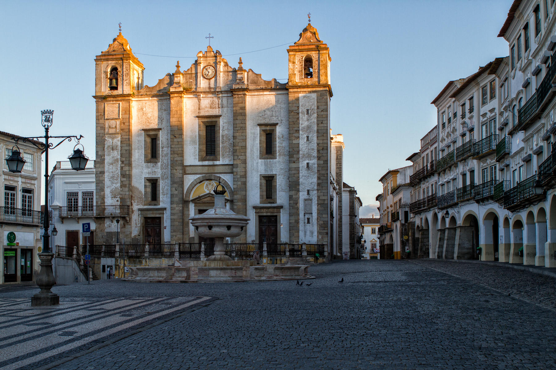 Praca do Giraldo 9556<br />Evora<br />2013