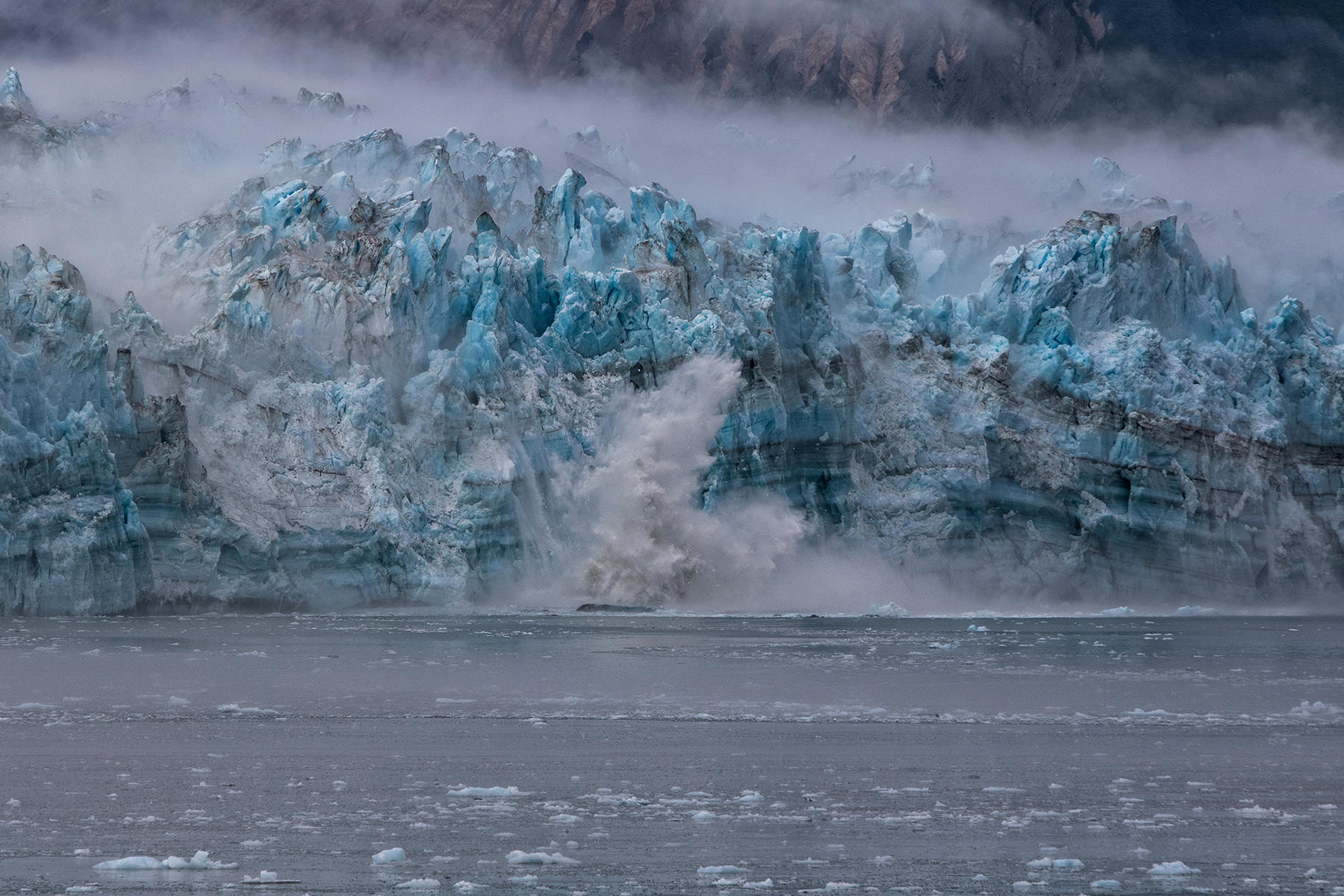 9585<br />
Hubbard Glacier (calving)<br />Yakutat Bay