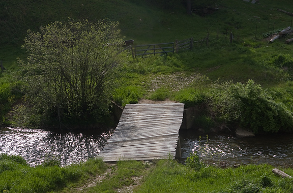 Cross Over the Bridge<br />
Ashe County<br />
North Carolina
