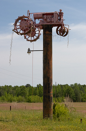 Tractor Pole<br />
Attala County<br />
Mississippi
